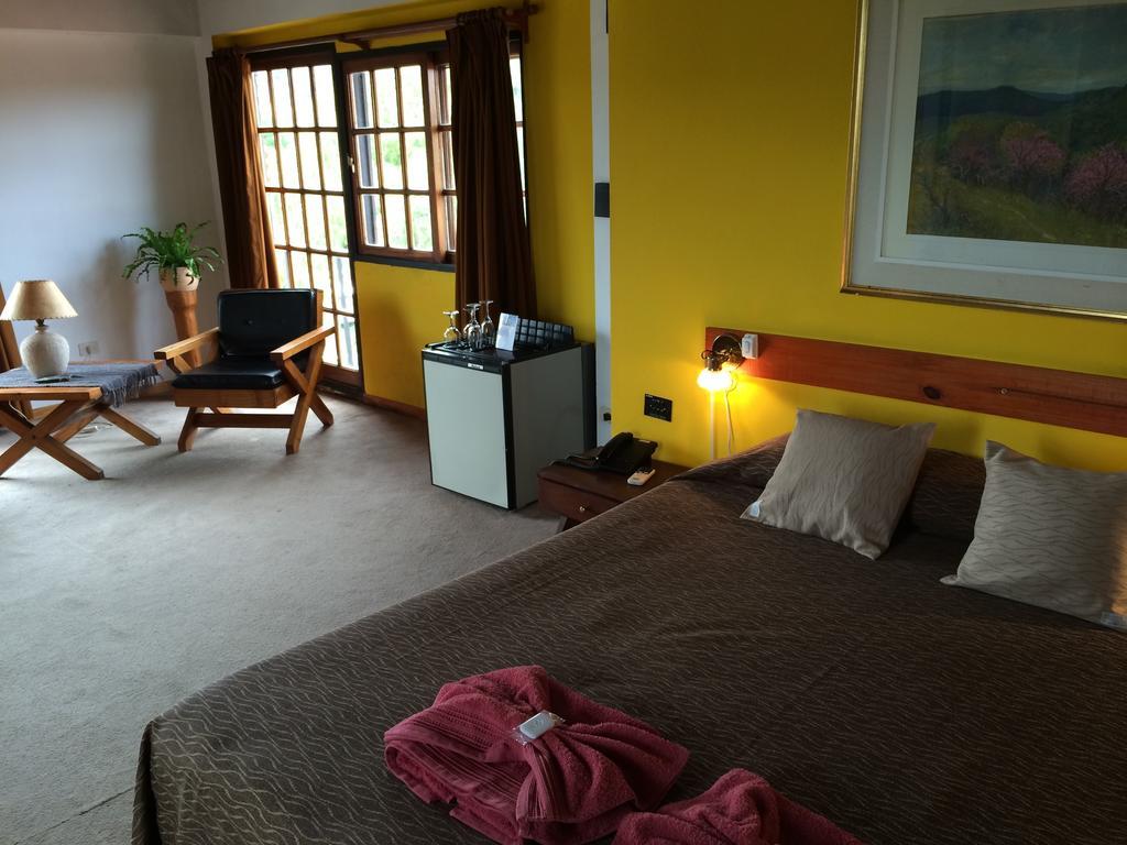 Kuntur Hotel Capilla del Monte Værelse billede