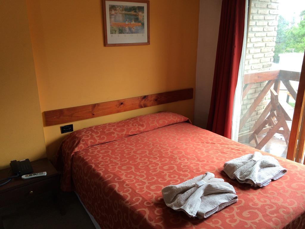 Kuntur Hotel Capilla del Monte Værelse billede